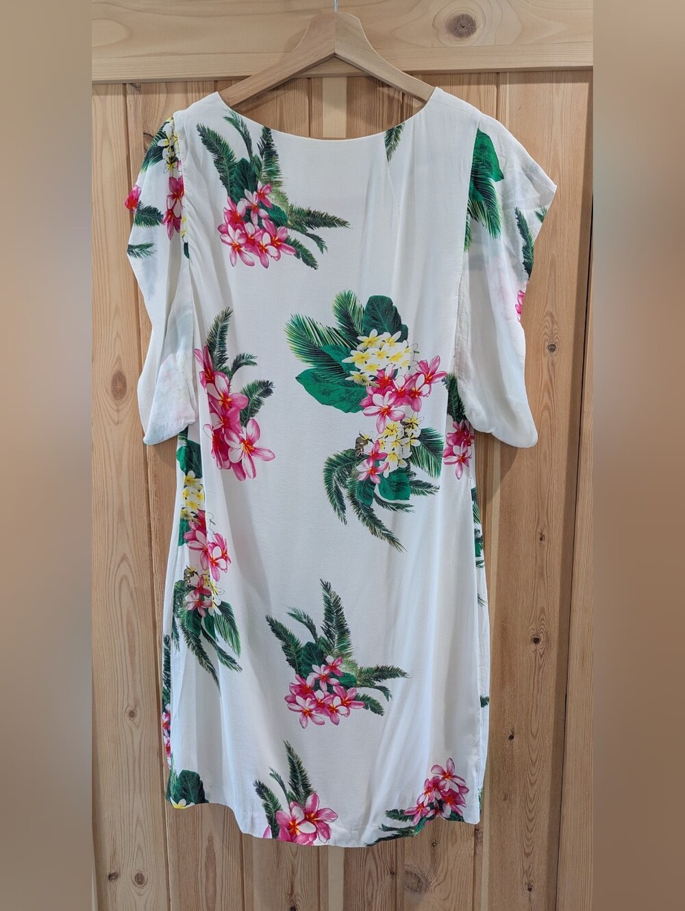 Country Road White Floral Tropical Swim Cover-Up - Picture 2 of 9